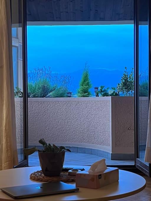 The White Soap Rooftop سكوبجي المظهر الخارجي الصورة